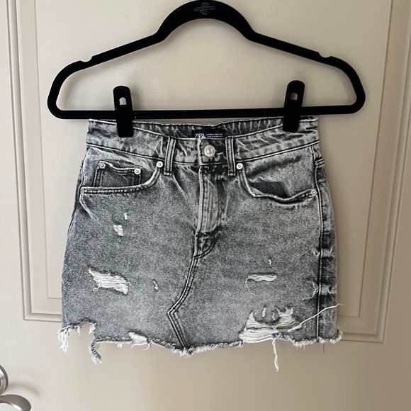 Zara - Denim Mini Skirt - Picture 4 of 5